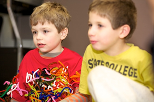 FG 6 Two boys with pipe cleaners