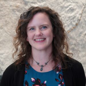 Headshot of Lynda Kellam